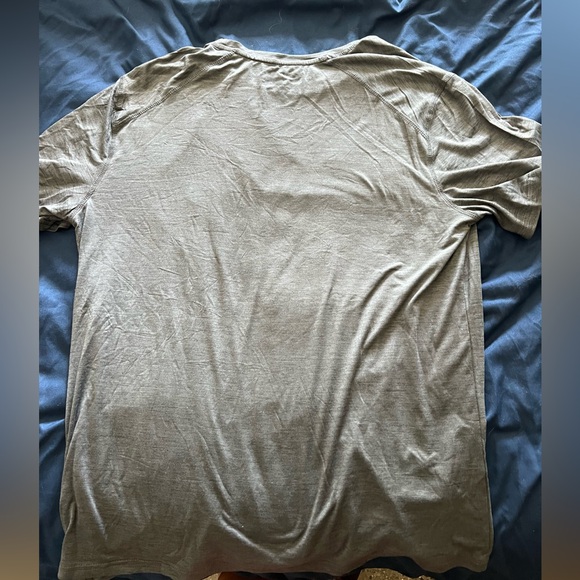 Eddie Bauer tshirt - Picture 3 of 3